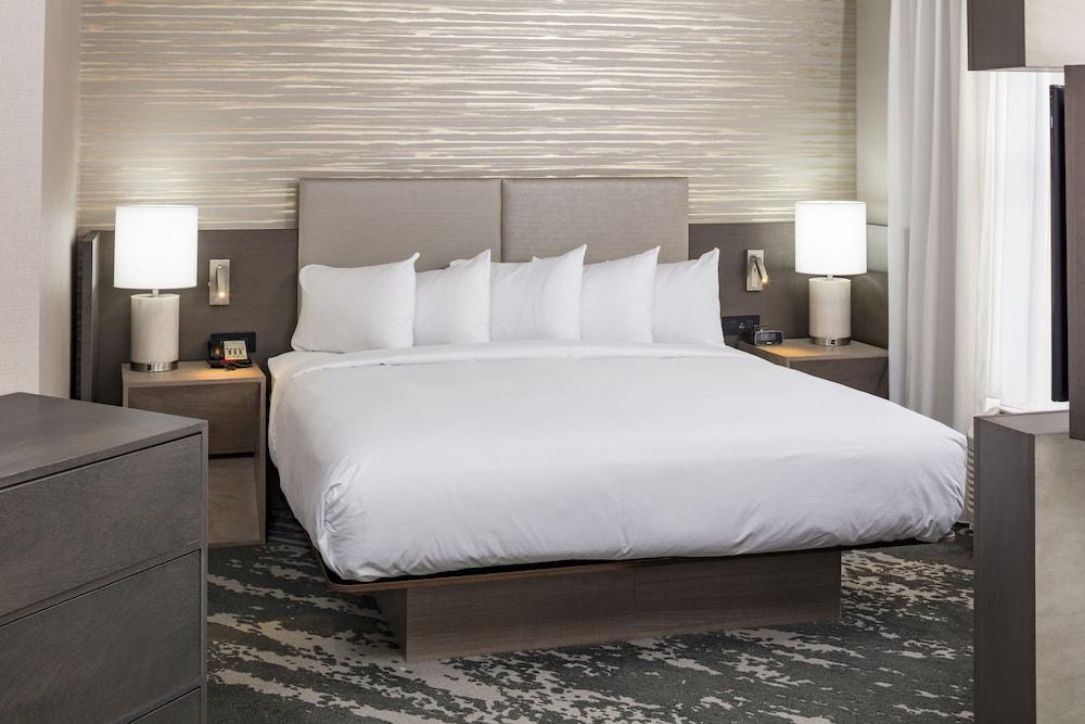 Готель Doubletree By Hilton Boston Logan Airport Челсі Екстер'єр фото
